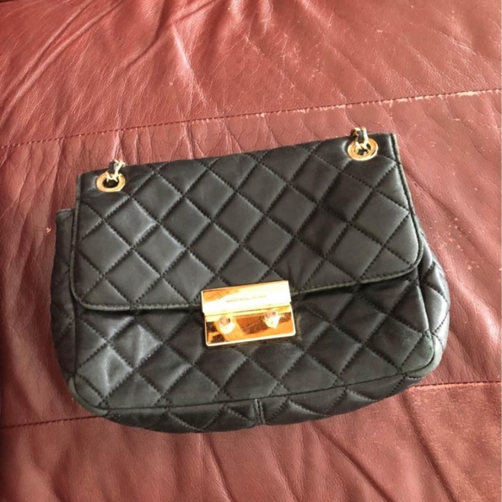 Micheal Kors black quilted purse